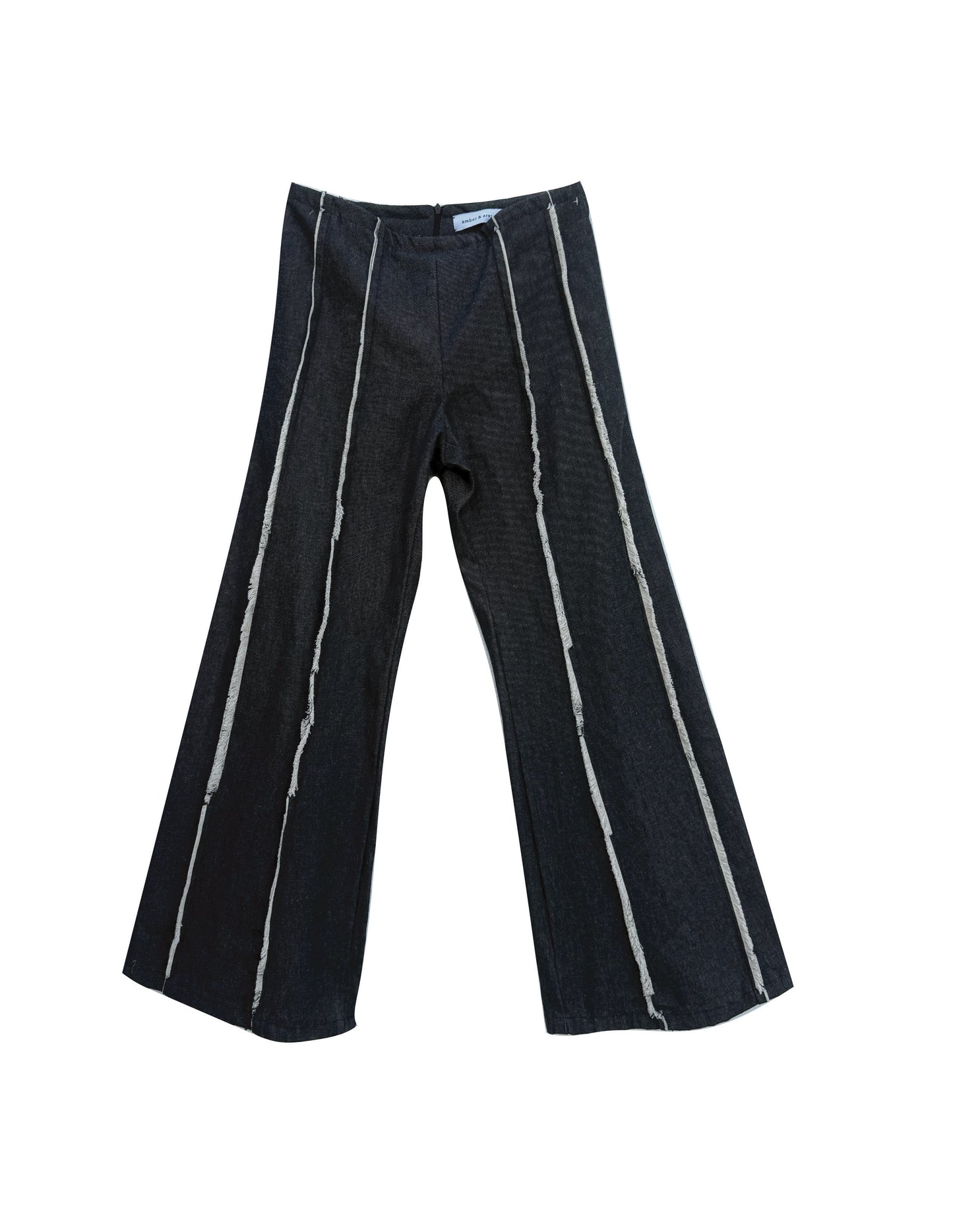 EXPOSED PANTS
